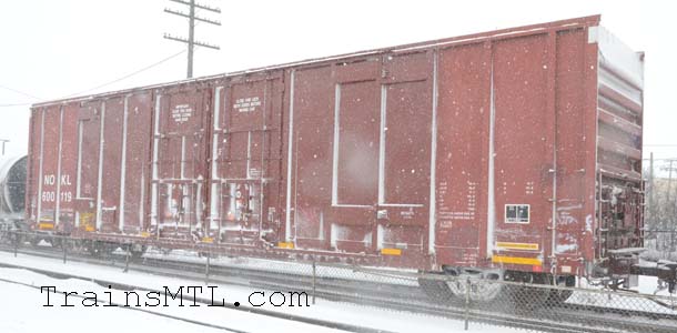 Car/wagon NOKL600119 left side / cot gauche