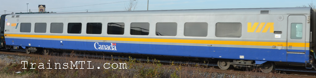 Passenger car VIA 3471 left side with new colors  / Wagon de passager VIA 3471 cot gauche avec nouvelle couleurs  